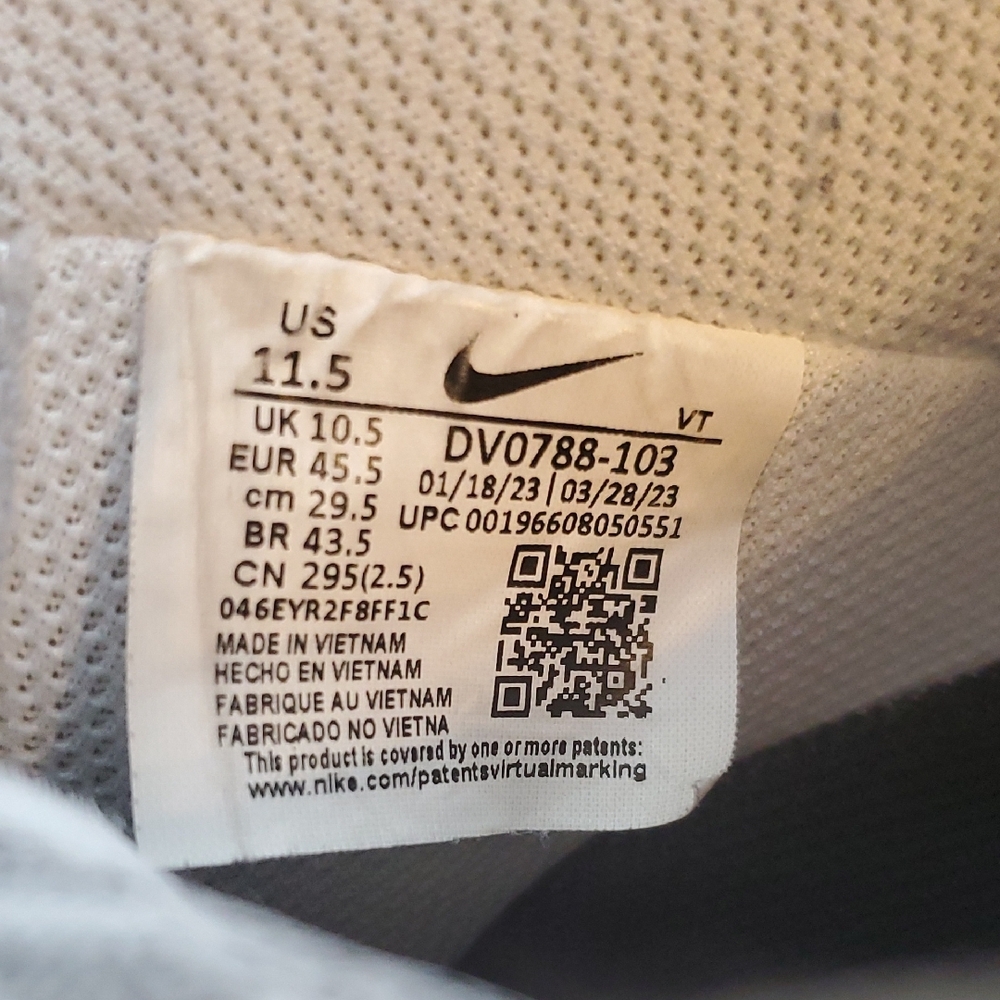 Nike Air Force 1 White with Black Details - Picture 9 of 16